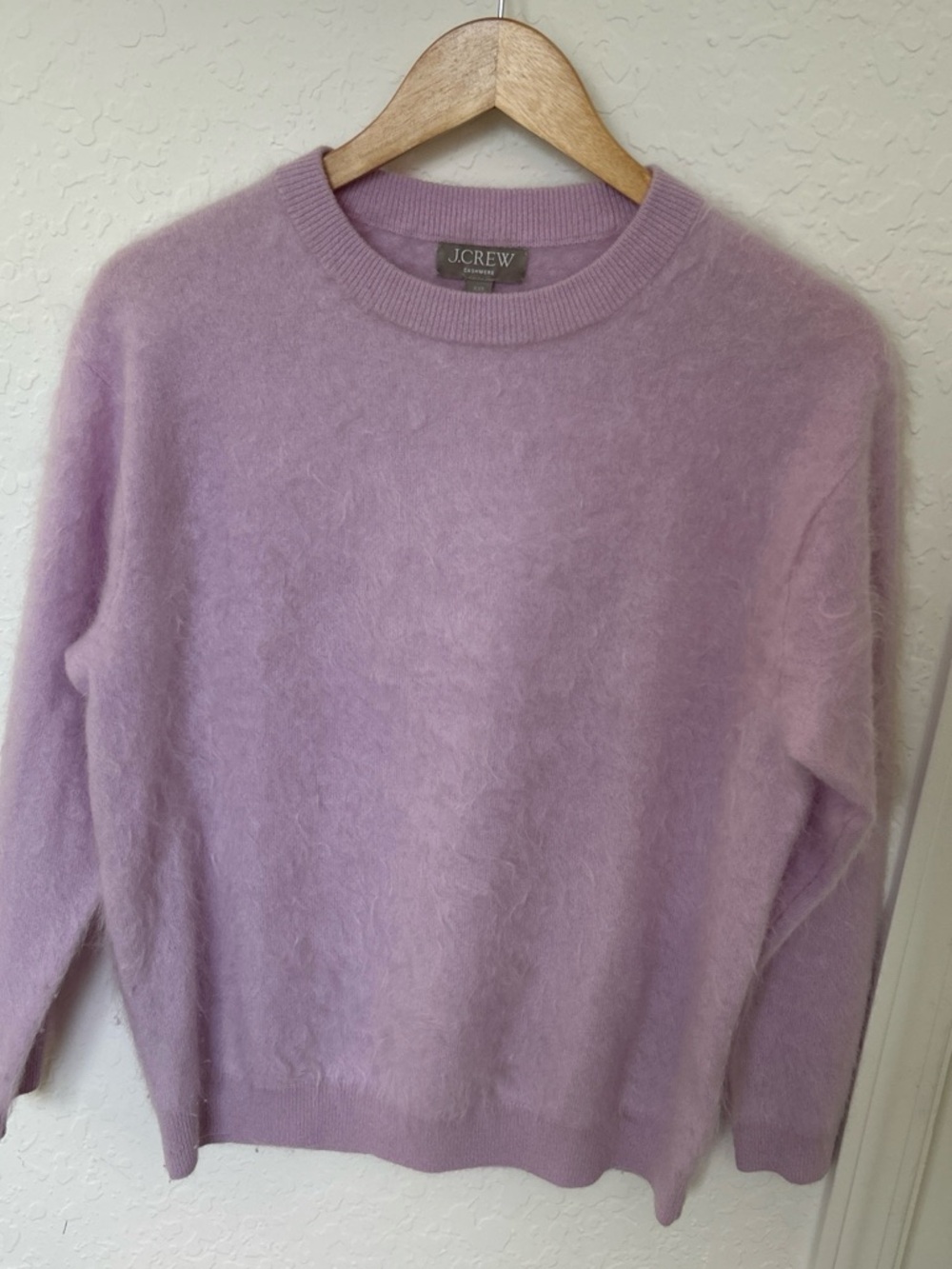 J. Crew 100% Brushed Cashmere Relaxed Crewneck Sweater in Lilac, XXS - Picture 3 of 12